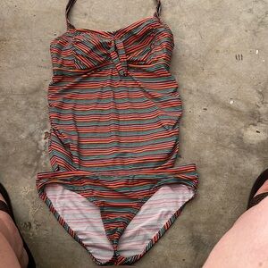 Women’s maturity Multicolor Striped two-Piece Swimsuit - Ruched Bust